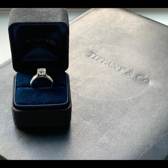 Tiffany & Co. Lucida Engagement Ring, 1.35ct - Picture 3 of 5